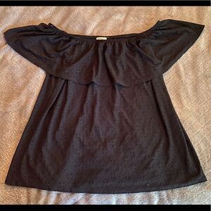 Off shoulder black flirty shirt